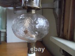 1870s HOBBS BLACKBERRY OIL LAMP WithORIGINAL 4 LEAF CLOVER MILKGLASS BASE &BURNER