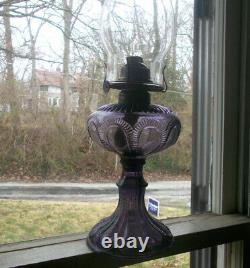 1880s ANTIQUE ZIPPER LOOP KEROSENE OIL LAMP AMETHYST GLASS COMPLETE REAL NICE