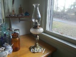 ANTIQUE 1890s ART NOUVEAU KEROSENE OIL LAMP FROSTED FLORAL FONT BRASS &IRON BASE