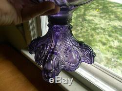 ANTIQUE 1890s BEAUTIFUL AMETHYST GLASS PRINCESS FEATHER OIL LAMP COMPLETE NICE