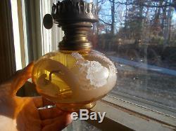 ANTIQUE 1890s HAND PAINTED MARY GREGORY LADY & SWAN YELLOW AMBER OIL LAMP RARE