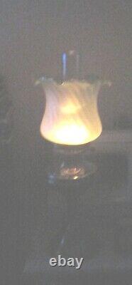ANTIQUE VICTORIAN OIL LAMP & Glass SHADE WORKING