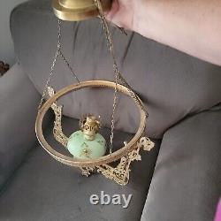 ANTIQUE VINTAGE HANGING GLASS DAISY PARLOR OIL LAMP Electric