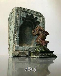 ANTIQUE/VINTAGE INDIAN GREEN QUARTZITE NICHE. WALL MOUNTED OIL /GHEE LAMP 19TH c