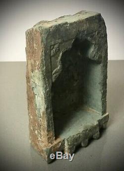 ANTIQUE VINTAGE INDIAN GREEN QUARTZITE NICHE. WALL MOUNTED OIL /GHEE LAMP 19TH c