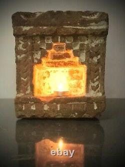 ANTIQUE / VINTAGE INDIAN SANDSTONE NICHE. WALL MOUNTED OIL OR GHEE LAMP. 19th c