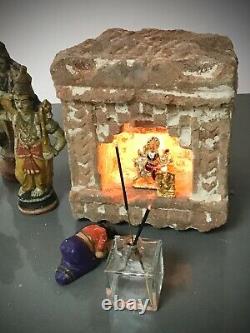 ANTIQUE / VINTAGE INDIAN SANDSTONE NICHE. WALL MOUNTED OIL OR GHEE LAMP. 19th c