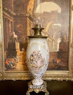 A BEAUTIFUL Victorian Style Colonial Ware Parlor Oil Lamp