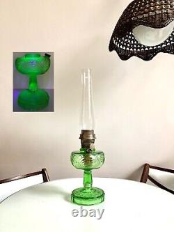 Aladdin Green Washington Drape Uranium Glass Oil Lamp 1941 With Model B Burner