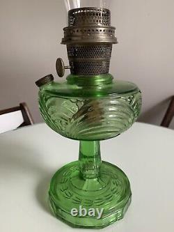 Aladdin Green Washington Drape Uranium Glass Oil Lamp 1941 With Model B Burner