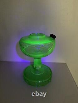 Aladdin Green Washington Drape Uranium Glass Oil Lamp 1941 With Model B Burner