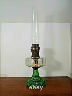 Antique Aladdin Corinthian Green/Clear Oil Lamp Nu Type B Burner With Chimney