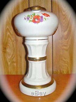 Antique Aladdin Kerosene Oil Lamp Model B-25 Victoria
