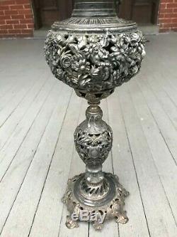 Antique Bradley Hubbard B&H Victorian Banquet Kerosene Oil Lamp Lady Face Shade