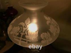 Antique Brass Oil Kerosene Lamp Beautiful Glass Shade