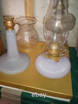 Antique Eaton Clambroth Onion Oil Lamp
