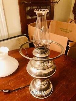 Antique Jr. RAYO oil lamp electrified but can convert back to oil- great shape