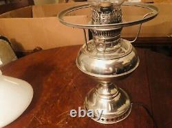 Antique Jr. RAYO oil lamp electrified but can convert back to oil- great shape