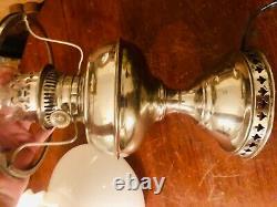 Antique Jr. RAYO oil lamp electrified but can convert back to oil- great shape