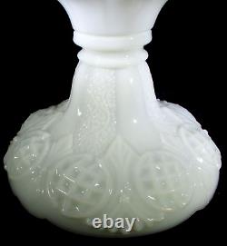 Antique Massive Opaque White Glass PRINCE EDWARD Oil Kerosene Lamp THURO 1, 279G
