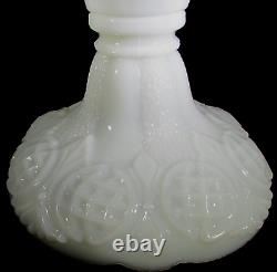 Antique Massive Opaque White Glass PRINCE EDWARD Oil Kerosene Lamp THURO 1, 279G