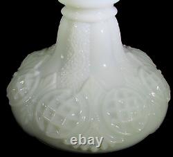 Antique Massive Opaque White Glass PRINCE EDWARD Oil Kerosene Lamp THURO 1, 279G