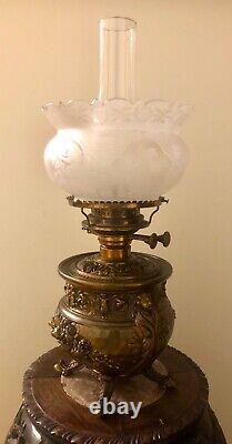 Antique Movement Victorian Banquet Oil Lamp