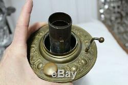 Antique Ornate Victorian Cherub Banquet Oil Lamp Kerosene Figural Font Gwtw