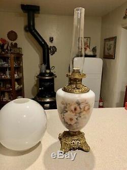 Antique P&A Royal Parlor (Victorian / GWTW) Oil Lamp with Handpainted Pink Roses