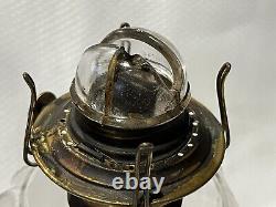 Antique QUEEN HEART / SWEETHEART Stunning Kerosene Oil Lamp BING Burner