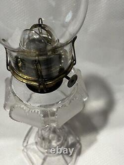 Antique QUEEN HEART / SWEETHEART Stunning Kerosene Oil Lamp BING Burner