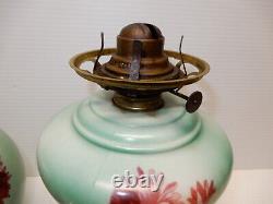 Antique Smaller Victorian Kerosene Gone With The Wind Lamp Still In Oil