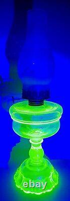 Antique URANIUM Vaseline Glass Original Yellow Kerosene Superb Large Oil Lamp