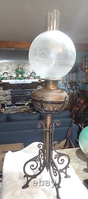 Antique Victorian 34 Flowers GWTW parlor banquet oil lamp with metal stand
