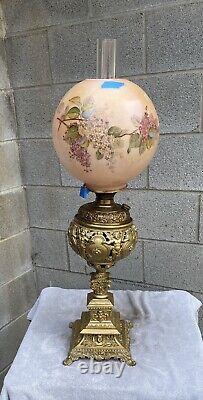 Antique Victorian Parlor Banquet Oil Lamp