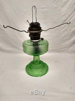 Beautiful Antique 1933 Colonial Green Aladdin Model -B Oil Lamp Nu-Type