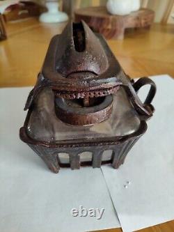 FAIRY QUEEN 1877 Vintage Antique Iron Kerosene lamp