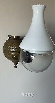 Fleur-De-Lis Antique Brass Single Burner Oil Kerosene Wall Lamp