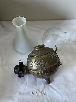 Fleur-De-Lis Antique Brass Single Burner Oil Kerosene Wall Lamp