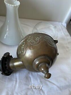 Fleur-De-Lis Antique Brass Single Burner Oil Kerosene Wall Lamp