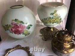 Gorgeous GONE WITH THE WIND Oil Lamp ROSE & DAISIES Milk Glass GWTW pink G2-1