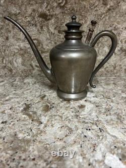 Manning Bowman & Co. Rare Oil Lamp Filler Early 1900's