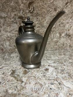 Manning Bowman & Co. Rare Oil Lamp Filler Early 1900's