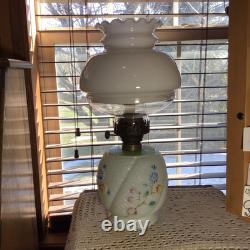 Nice Antique Hand Painted 16 1/2 White Lattice GWTW Oil Lamp With Shade & Wick
