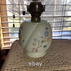 Nice Antique Hand Painted 16 1/2 White Lattice GWTW Oil Lamp With Shade & Wick