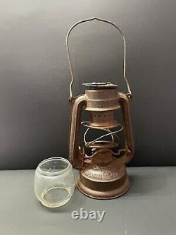 Old Feuerhand Superbaby No 175 Iron Kerosene Oil Lamp Lantern With Globe Germany