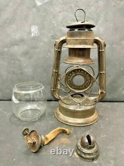 Old Vintage Feuerhand No 270 Iron Kerosene Oil Lamp Lantern With Globe, Germany