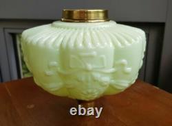 Original Victorian Vaseline Glass oil lamp font 23mm undermount 39mm screw colla