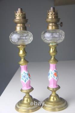 PAIR OF ANTIQUE KOSMOS W & W GLASS KEROSENE LAMPS with BRASS BASE & CHIMNEYS