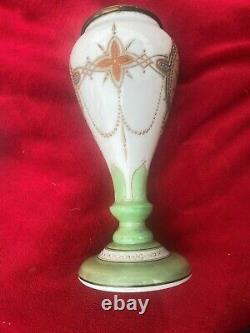 RARE! French Antique Oil Kerosene Victorian Lamp white Green gold Lamp Opaline